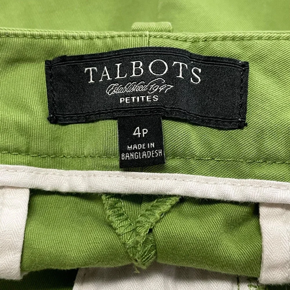 Talbots Women's Petite‎ 4P Green Flat Front Chino Shorts Cotton Blend Stretch